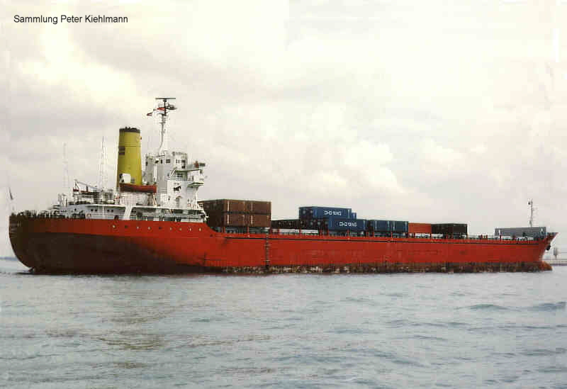 LEEWARD in Costamare-Farben.