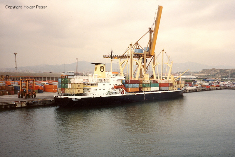 MSC ARIANE am Pier.