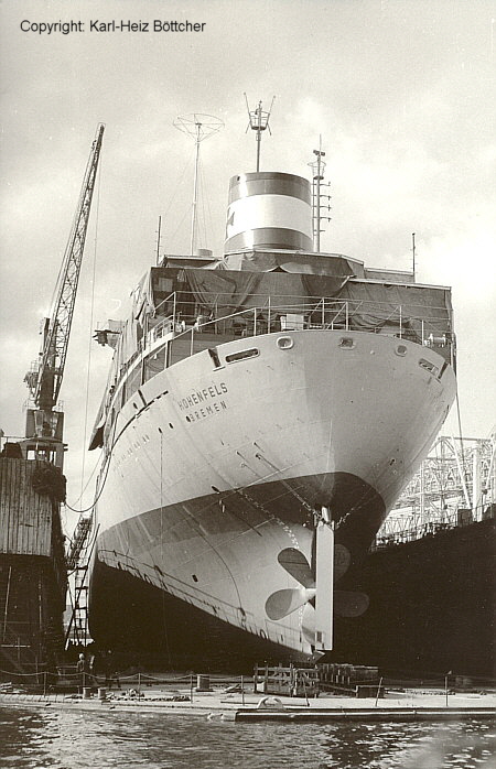 HOHENFELS (5) im Dock.