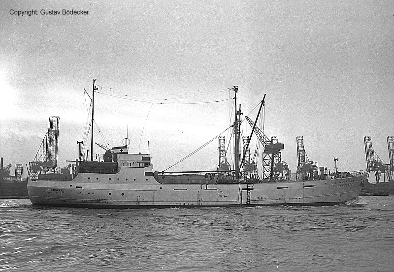 HUNDSECK (3) im Kuhwerder Vorhafen.