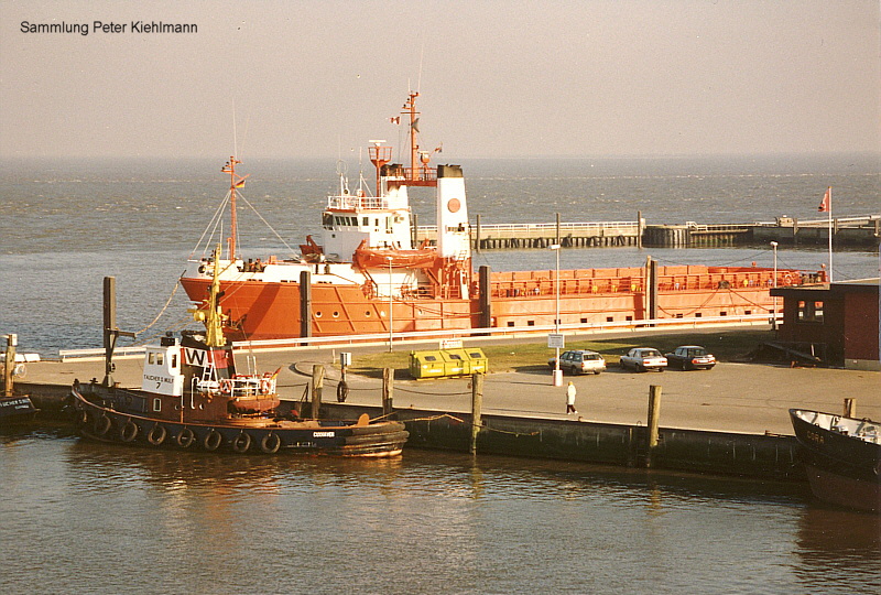 WULF PIONEER in Cuxhaven.