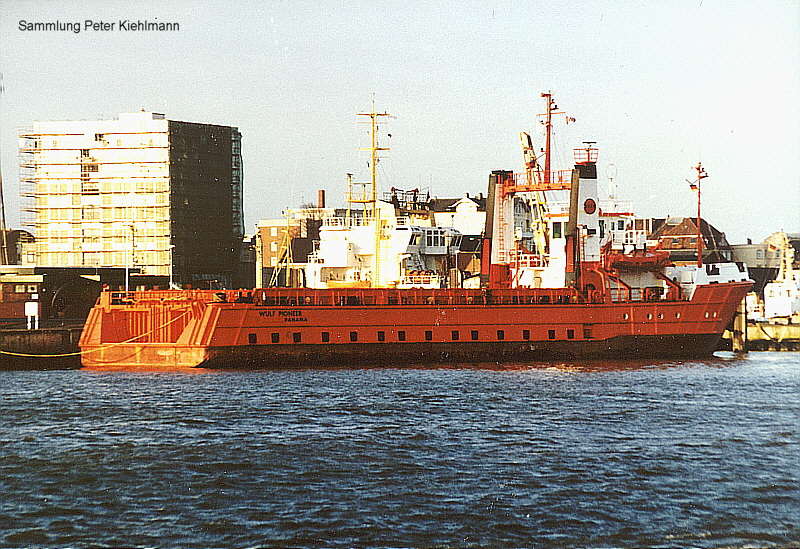 WULF PIONEER in Cuxhaven.