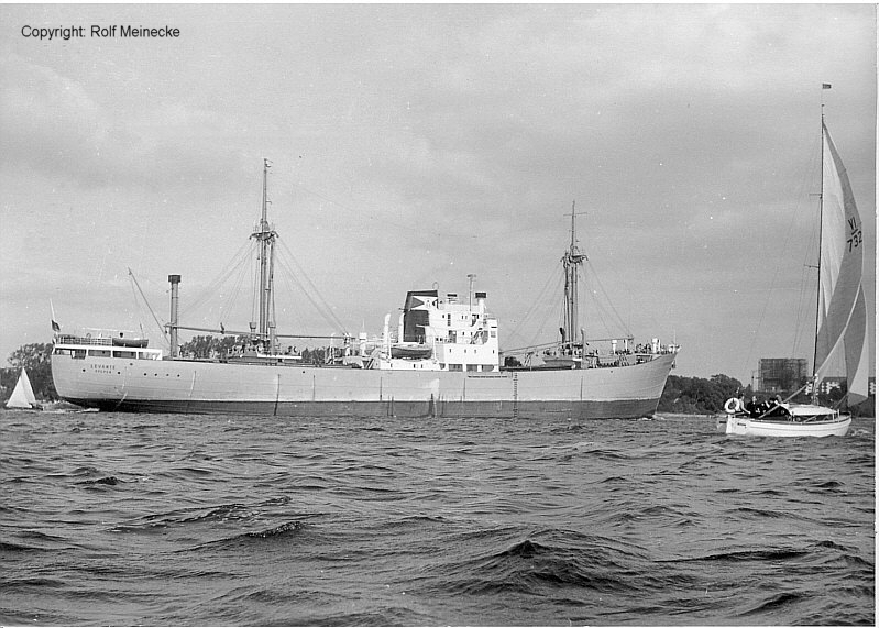 LEVANTE auf der Elbe vor Schulau.