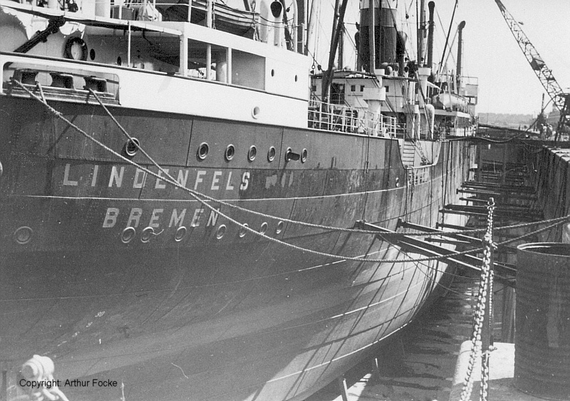 LINDENFELS (3) im Dock.