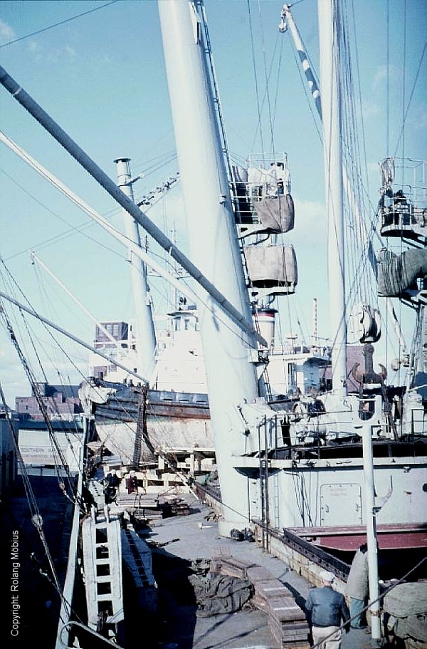 MARIENFELS (3)   auf Charleston-Reede