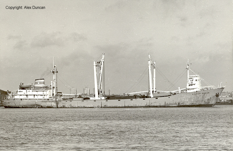 SILVER OCEAN in der Malacca-Strasse.