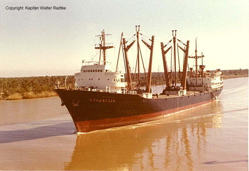 NEUENFELS (3) auf dem Shatt al Arab.