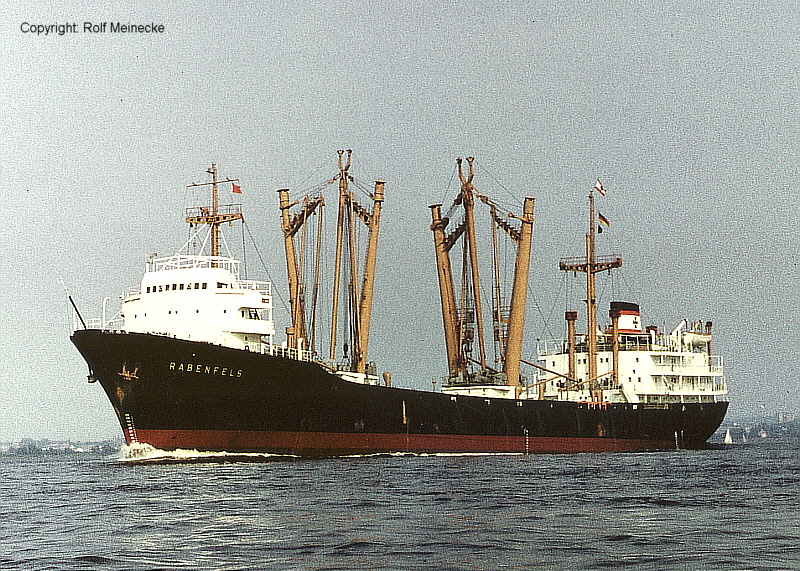 RABENFELS (3) auf der Elbe.