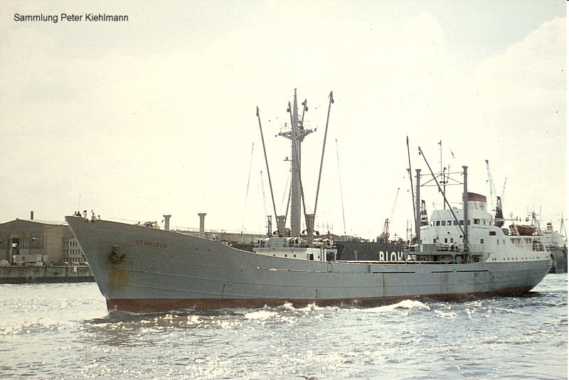 STAHLECK (5) vor den Landungsbrcken.