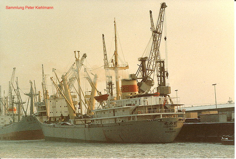 Am China-Terminal in Hamburg.