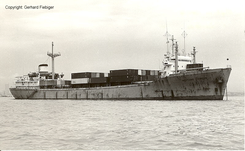 NEPTUNE ZIRKON zum Containerschiff umgebaut.